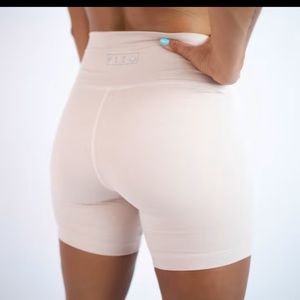 FLEO SHELL ROSE BIKER SHORTS